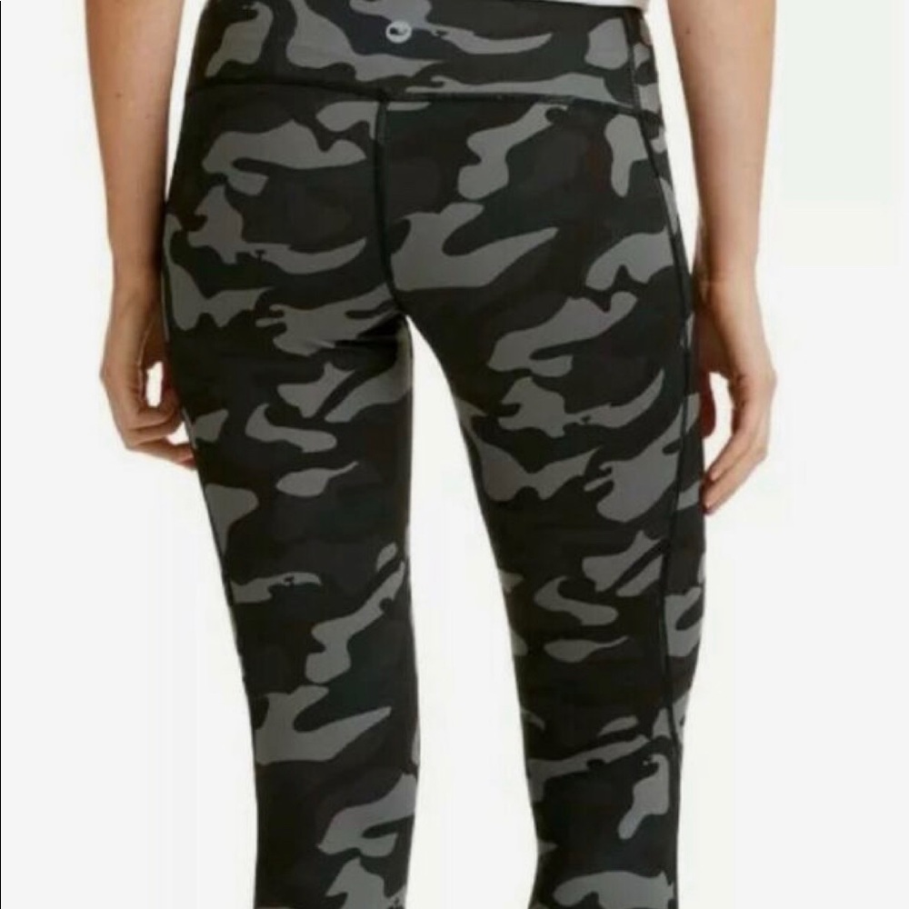 VV Camo Leggings
